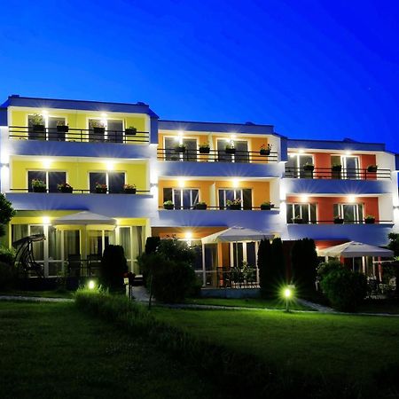 Stayinn Rainbow Houses Beachfront By Asteri Hotels Солнечный берег Экстерьер фото