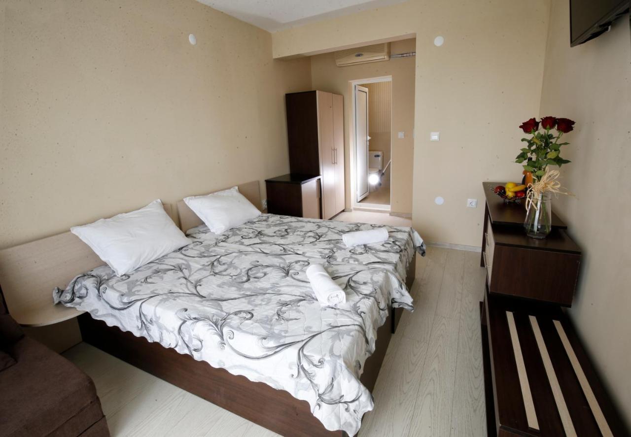 Stayinn Rainbow Houses Beachfront By Asteri Hotels Солнечный берег Экстерьер фото