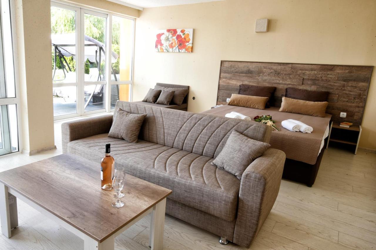Stayinn Rainbow Houses Beachfront By Asteri Hotels Солнечный берег Экстерьер фото