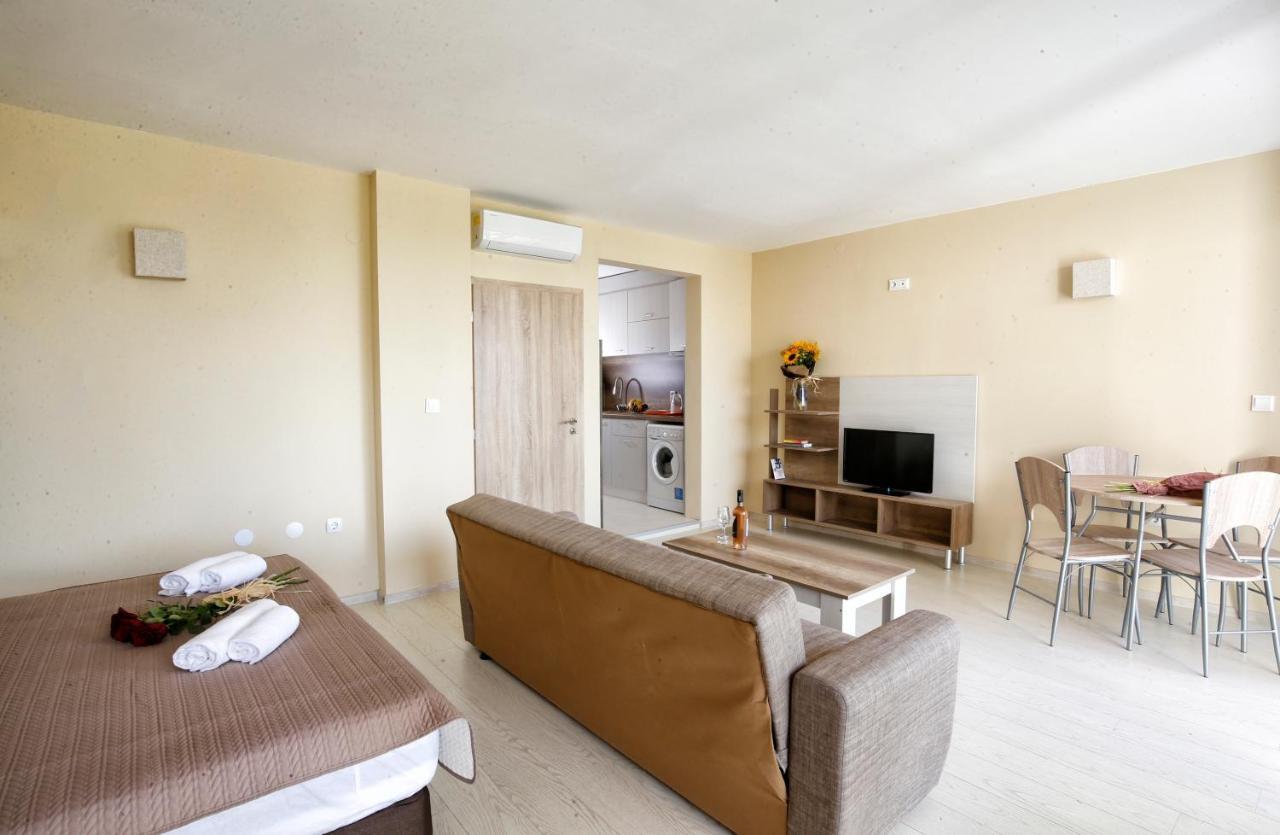 Stayinn Rainbow Houses Beachfront By Asteri Hotels Солнечный берег Экстерьер фото