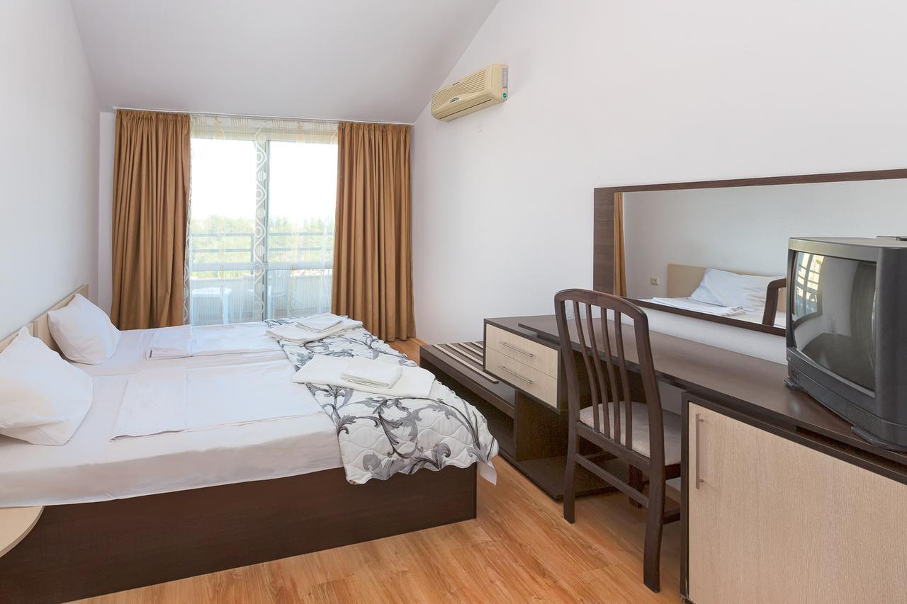 Stayinn Rainbow Houses Beachfront By Asteri Hotels Солнечный берег Экстерьер фото