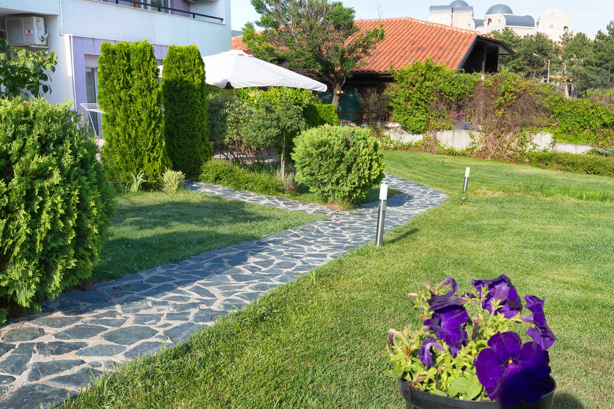 Stayinn Rainbow Houses Beachfront By Asteri Hotels Солнечный берег Экстерьер фото